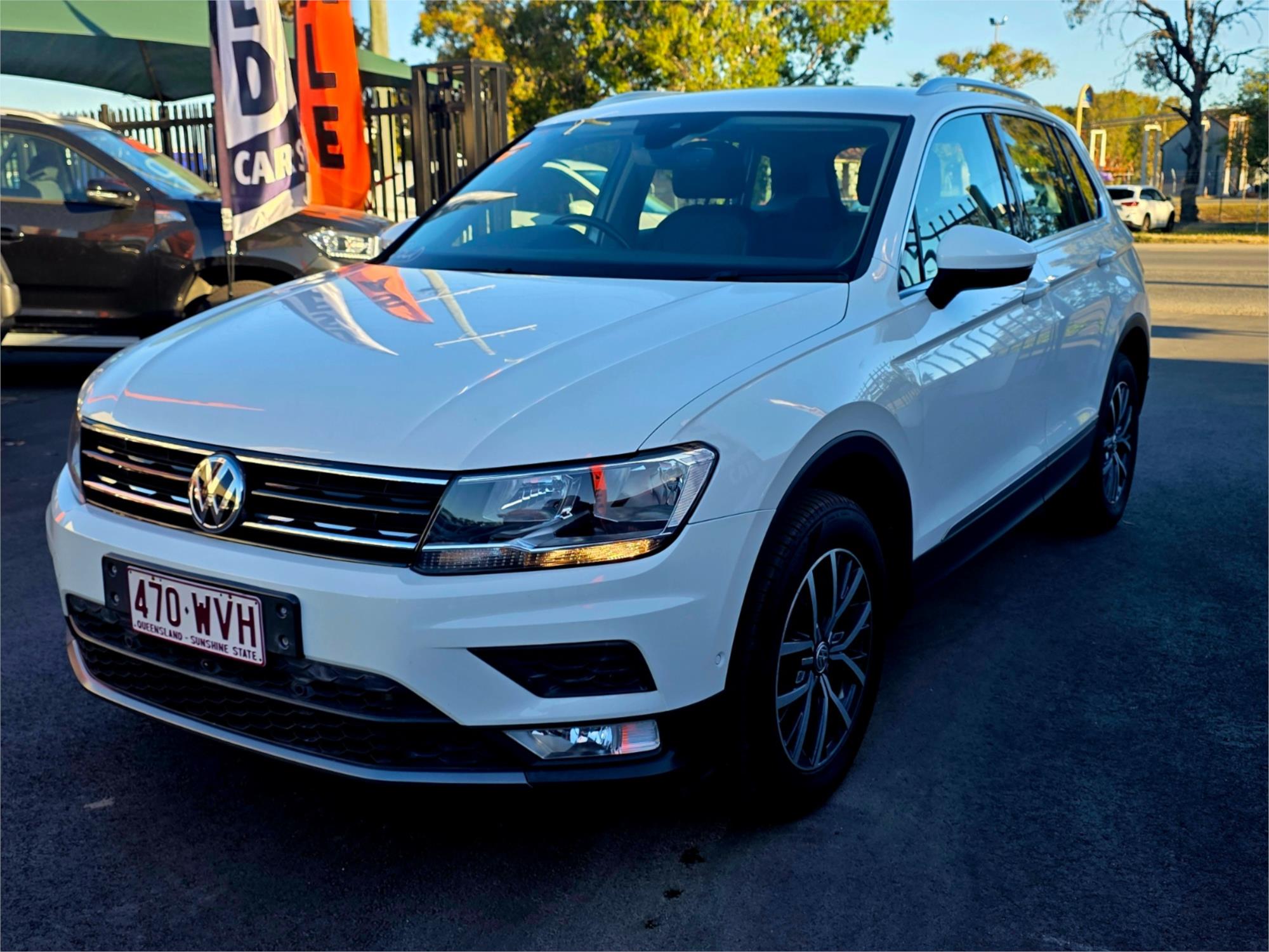 2016 Volkswagen Tiguan 110TDI in white, photo 3 of 20